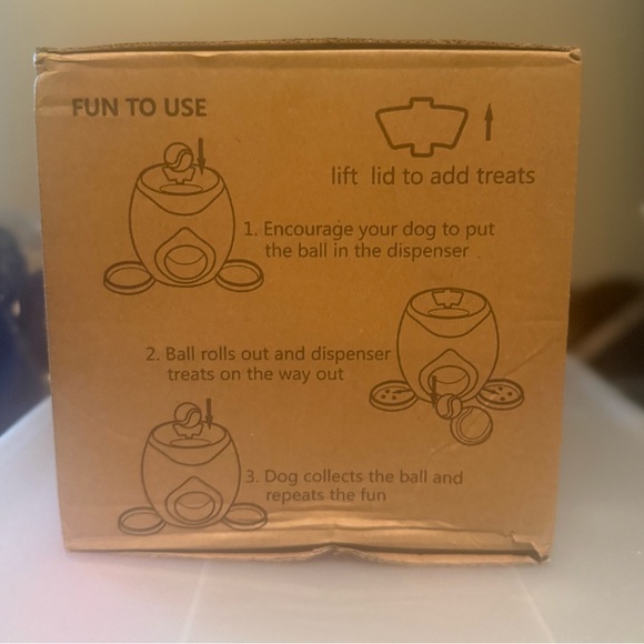 NWT INTERACTIVE FETCH & GREAT DOG DISPENSER, ONE SIZE, GREEN/WHITE - Picture 10 of 11